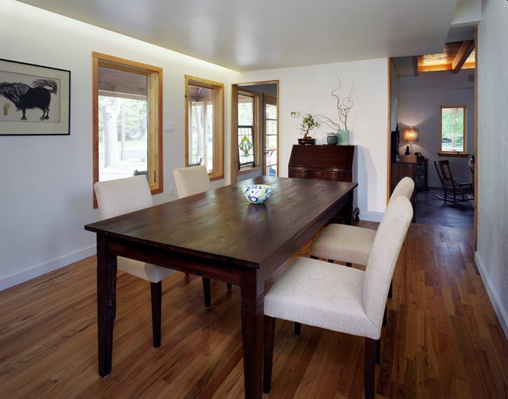 5812 Link St dining room